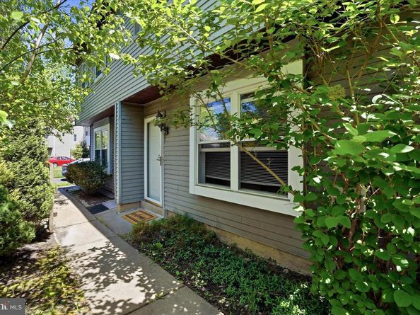 2 Horseshoe Circle, Horsham PA 19044
