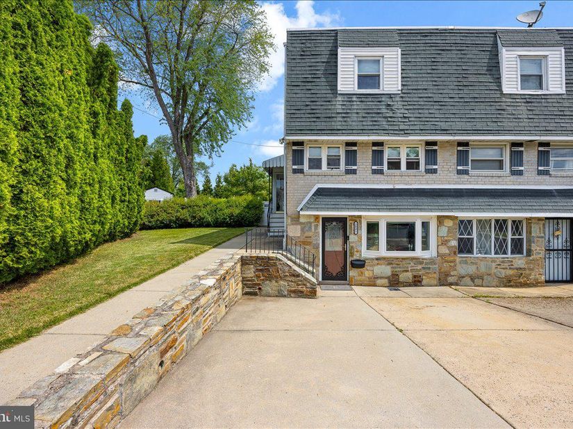 2801 Shipley Road, Philadelphia PA 19152