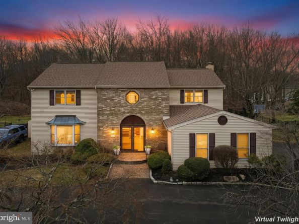 132 Roy Lane, Huntingdon Valley PA 19006