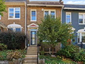 1036 Quebec Place NW