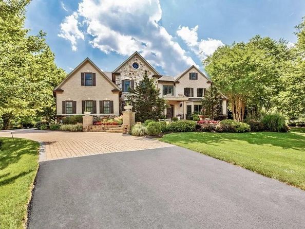 8340 Springhaven Garden Lane, Mclean VA 22102