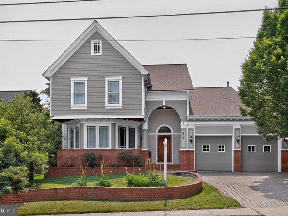 303 Talahi Road SE, Vienna VA 22180