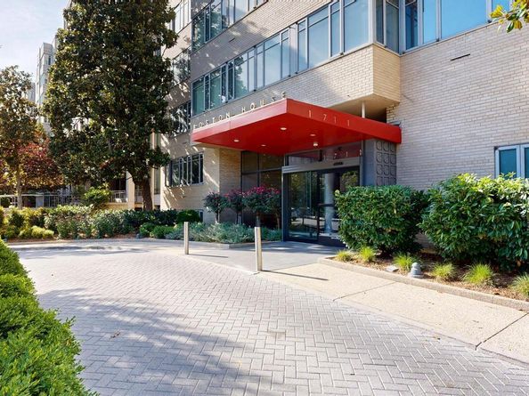 1711 Massachusetts Avenue NW 301, Washington DC 20036