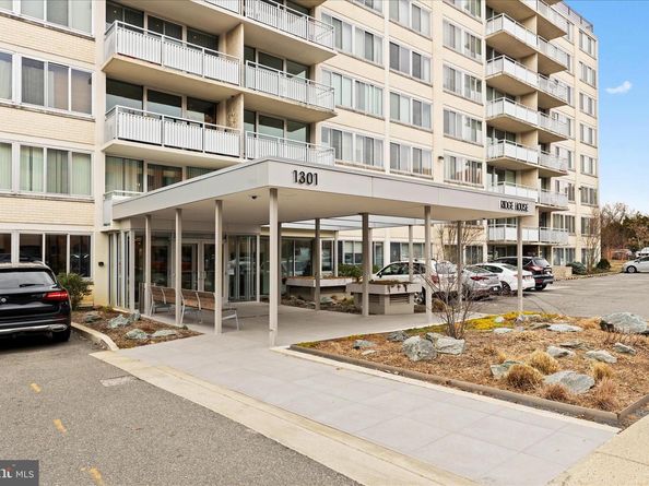 1301 S Arlington Ridge Road 609, Arlington VA 22202