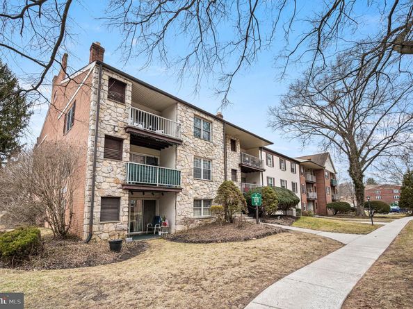 275 Drummers Lane 275, Wayne PA 19087