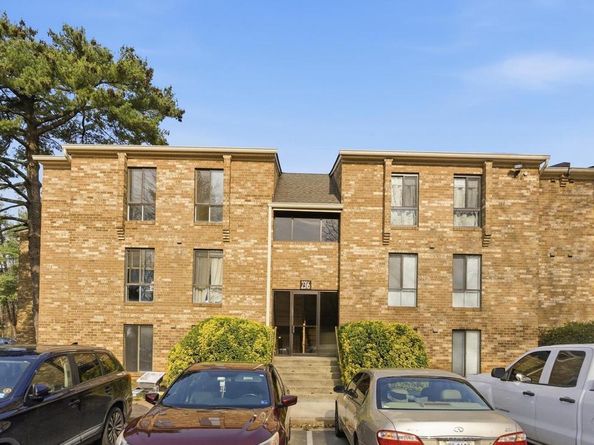 2316 Freetown Court 10/21C, Reston VA 20191