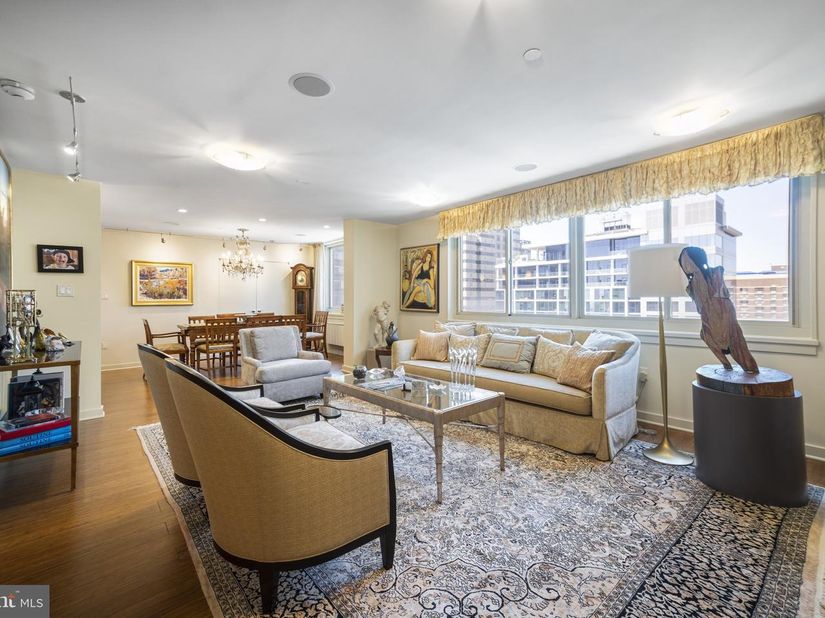 1919 Chestnut Street 2901/02/24, Philadelphia PA 19103