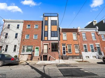 2439 E Huntingdon Street