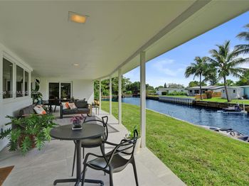 1821 NW 33rd Court
