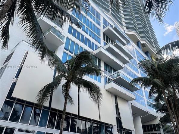 185 SW 7th Street 2202, Miami FL 33130