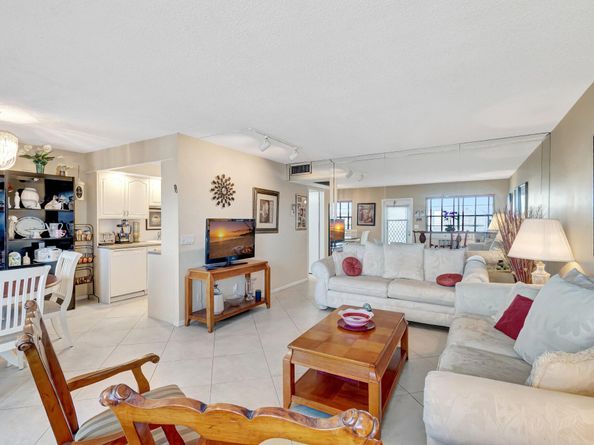 4042 Exeter C, Boca Raton FL 33434