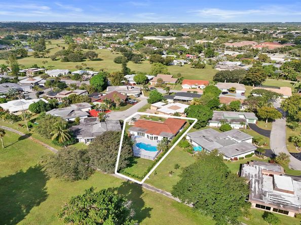 5903 Breadfruit Cir, Tamarac FL 33319