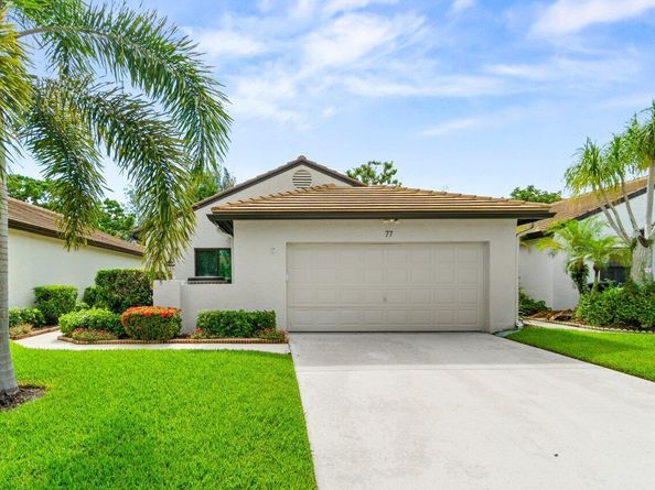 77 Ironwood Way N, Palm Beach Gardens FL 33418