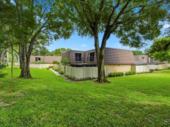 7511 75th Way, West Palm Beach FL 33407