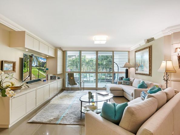 550 SE Mizner Blvd B209, Boca Raton FL 33432