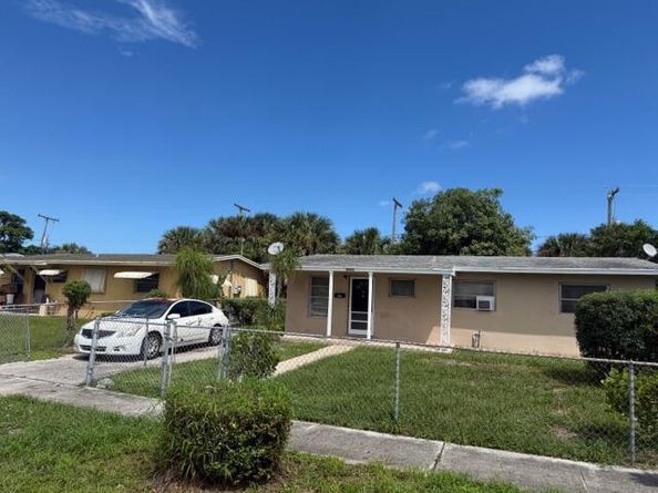 1441 8th Street, West Palm Beach FL 33401