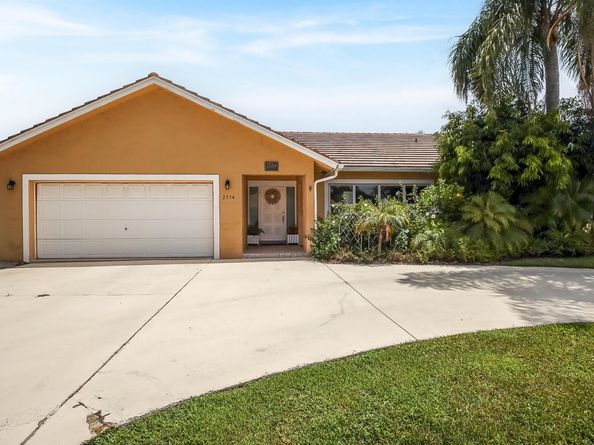 2554 SW 23rd Cranbrook Drive, Boynton Beach FL 33436