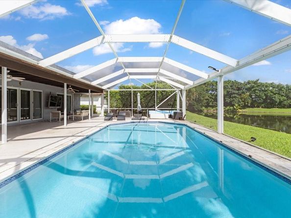 10082 Harbourtown Ct, Boca Raton FL 33498