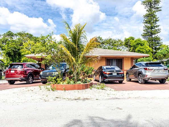 661 SW 28th Way, Fort Lauderdale FL 33312