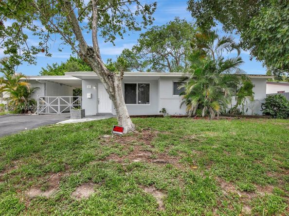 311 SW 68th Terrace, Pembroke Pines FL 33023