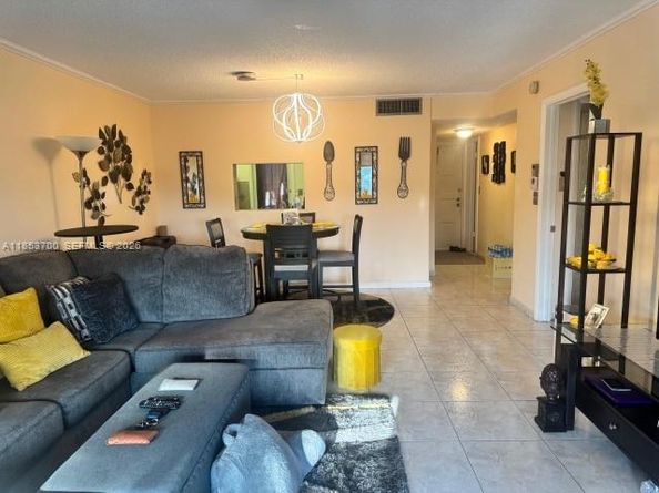 4270 NW 40th Street 306, Lauderdale Lakes FL 33319