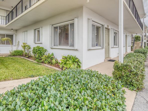 3040 Lake Osborne Drive 106, Lake Worth Beach FL 33461