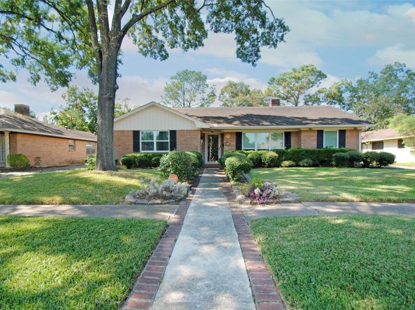 1006 Baymeadow Drive, Houston TX 77062