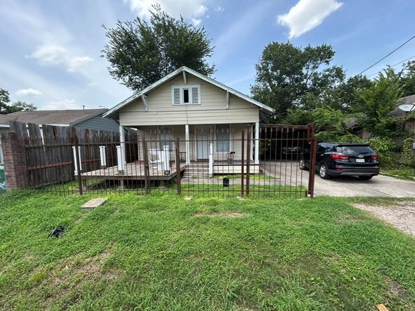7205 Hershe Street, Houston TX 77020