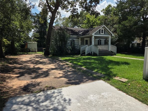 417 W Lewis Street W, Conroe TX 77301