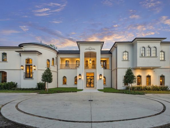 11095 Memorial Drive, Houston TX 77024