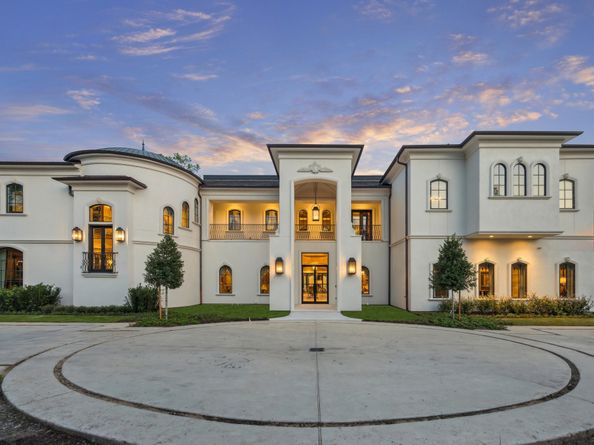 11095 Memorial Drive, Houston TX 77024