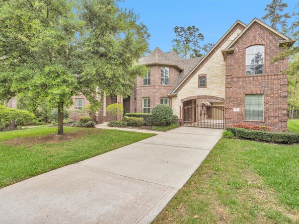1904 Cliff Manor Drive, Conroe TX 77304