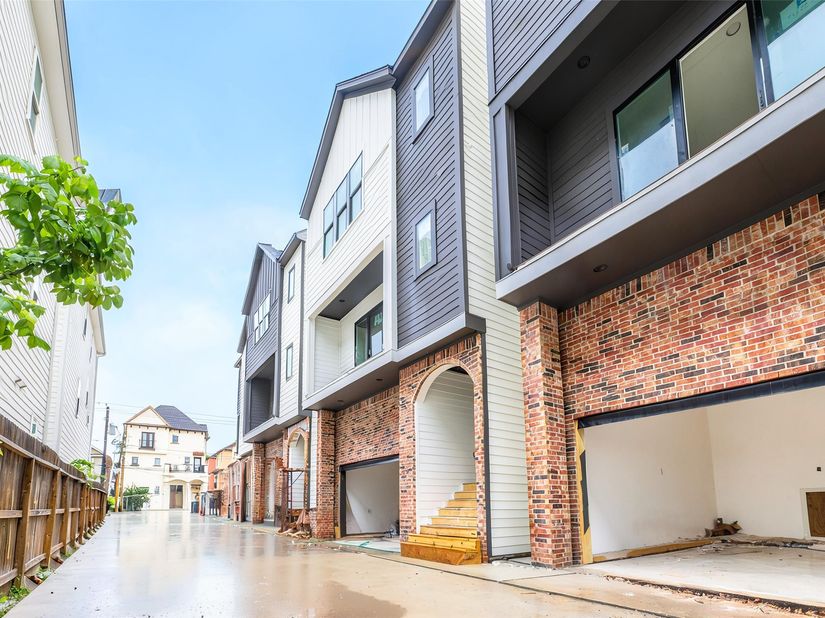 1507 W 23rd Street A, Houston TX 77008