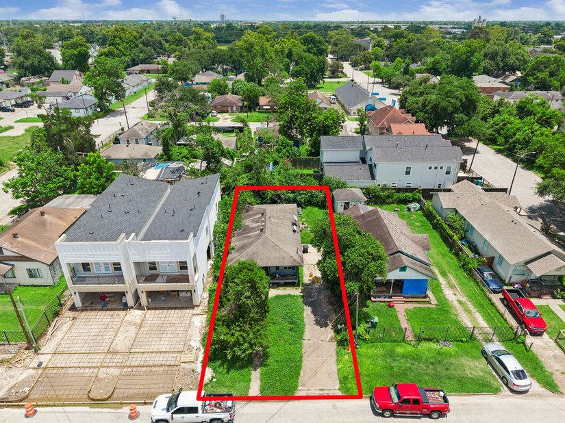 5208 Gano Street, Houston TX 77009