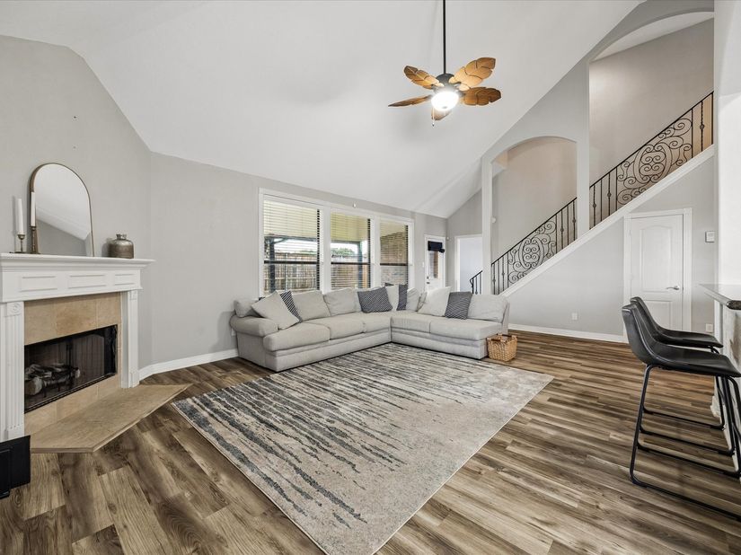 16542 Crossfield Drive, Houston TX 77095