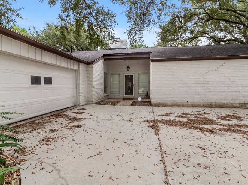 11302 Piping Rock Drive, Houston TX 77077