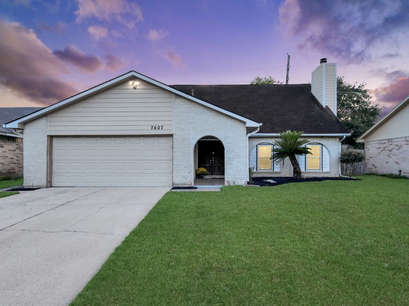 7407 Navidad Rd, Houston TX 77083