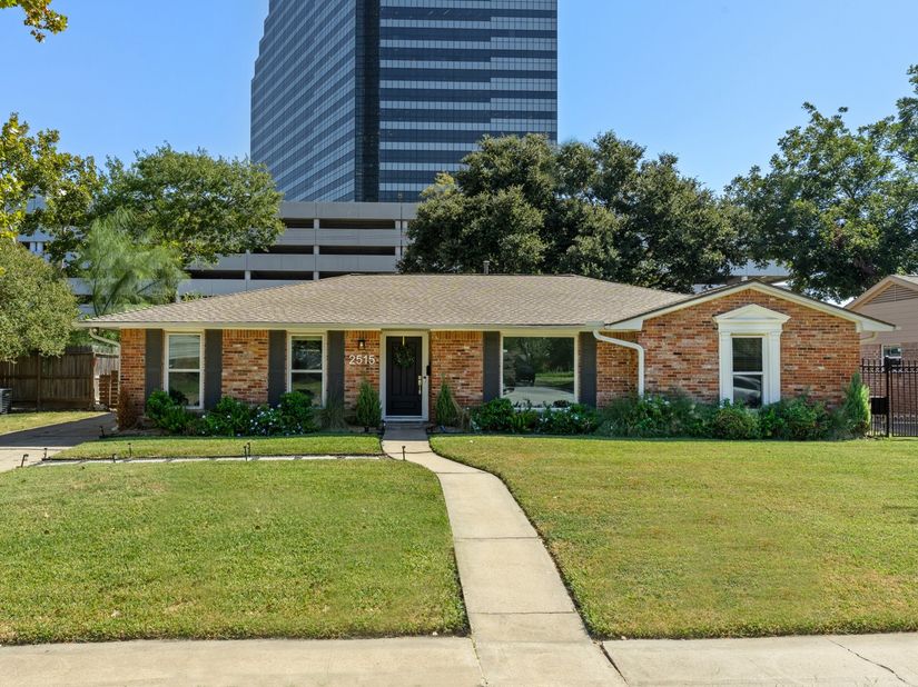 2515 Blue Willow Drive, Houston TX 77042