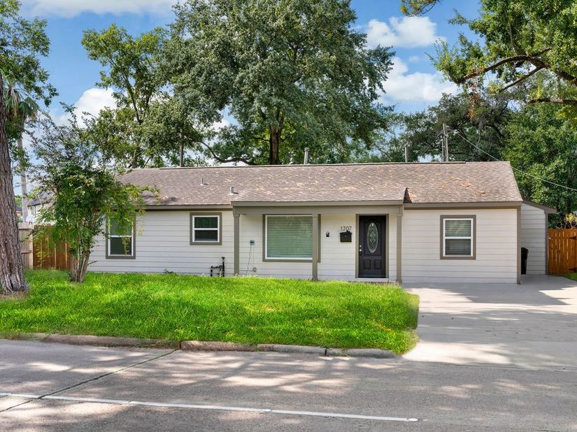 1707 W 43rd Street, Houston TX 77018