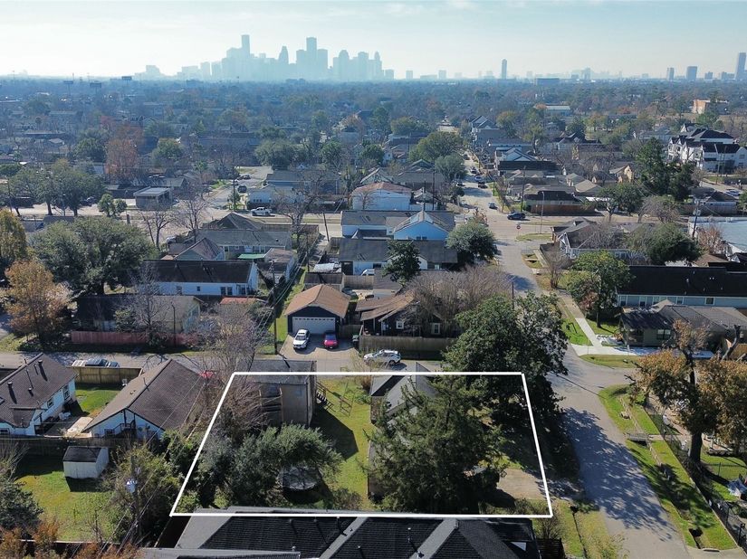 1502 Tabor Street, Houston TX 77009