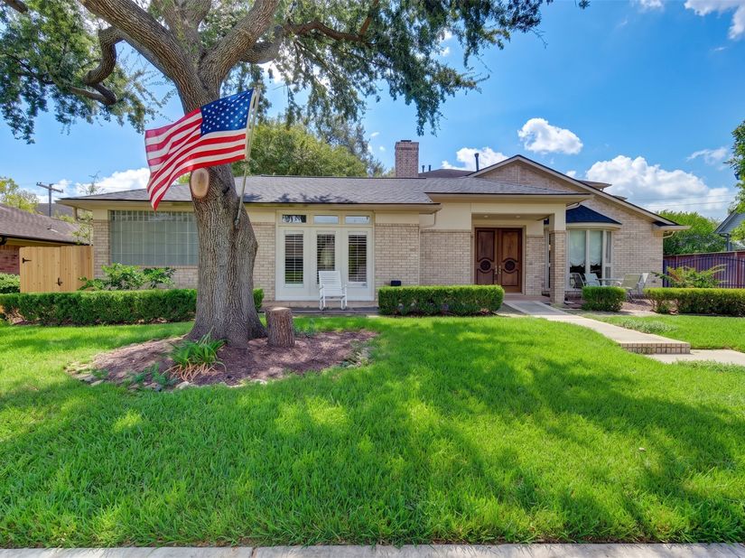 4967 Dumfries Drive, Houston TX 77096