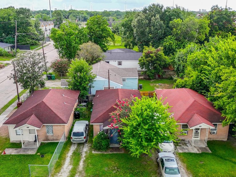 7523 La Salette Street, Houston TX 77021