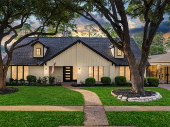 1123 Candlelight Lane