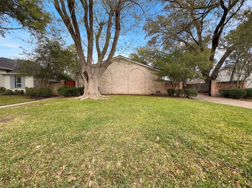 10726 Sugar Hill Drive, Houston TX 77042