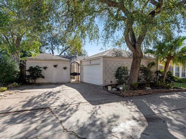 12800 Briar Forest Drive 110, Houston TX 77077