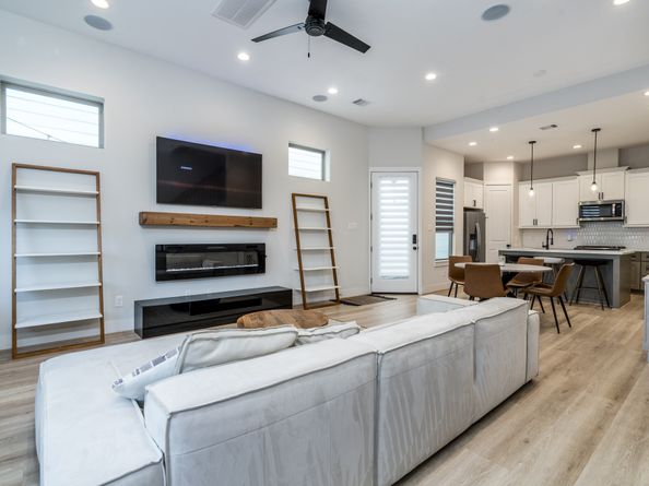 5355 Creekmont Oaks Lane, Houston TX 77091