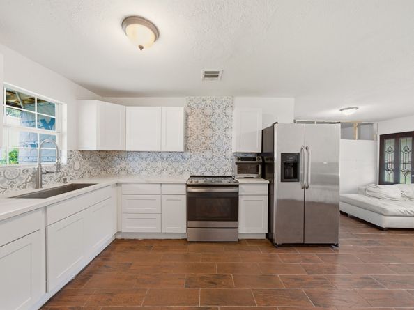 7511 Arnim Street, Houston TX 77087