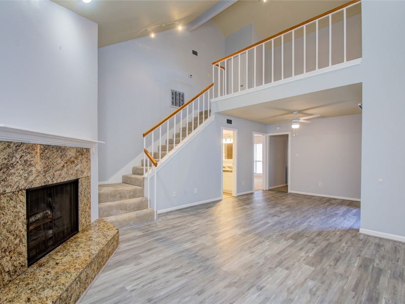 3100 Walnut Bend Lane 124, Houston TX 77042