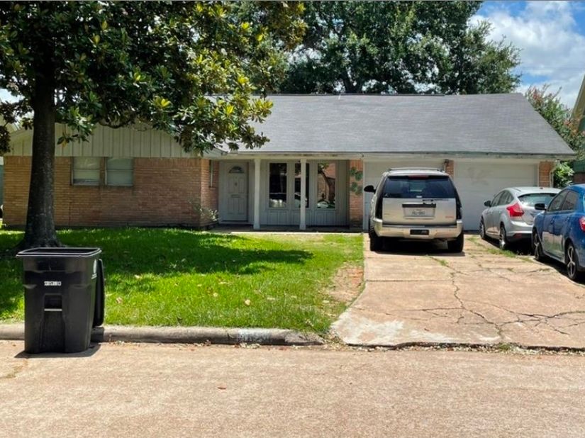 8623 Nairn Street, Houston TX 77074