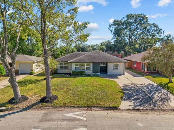 6410 Heron Drive, Houston TX 77087